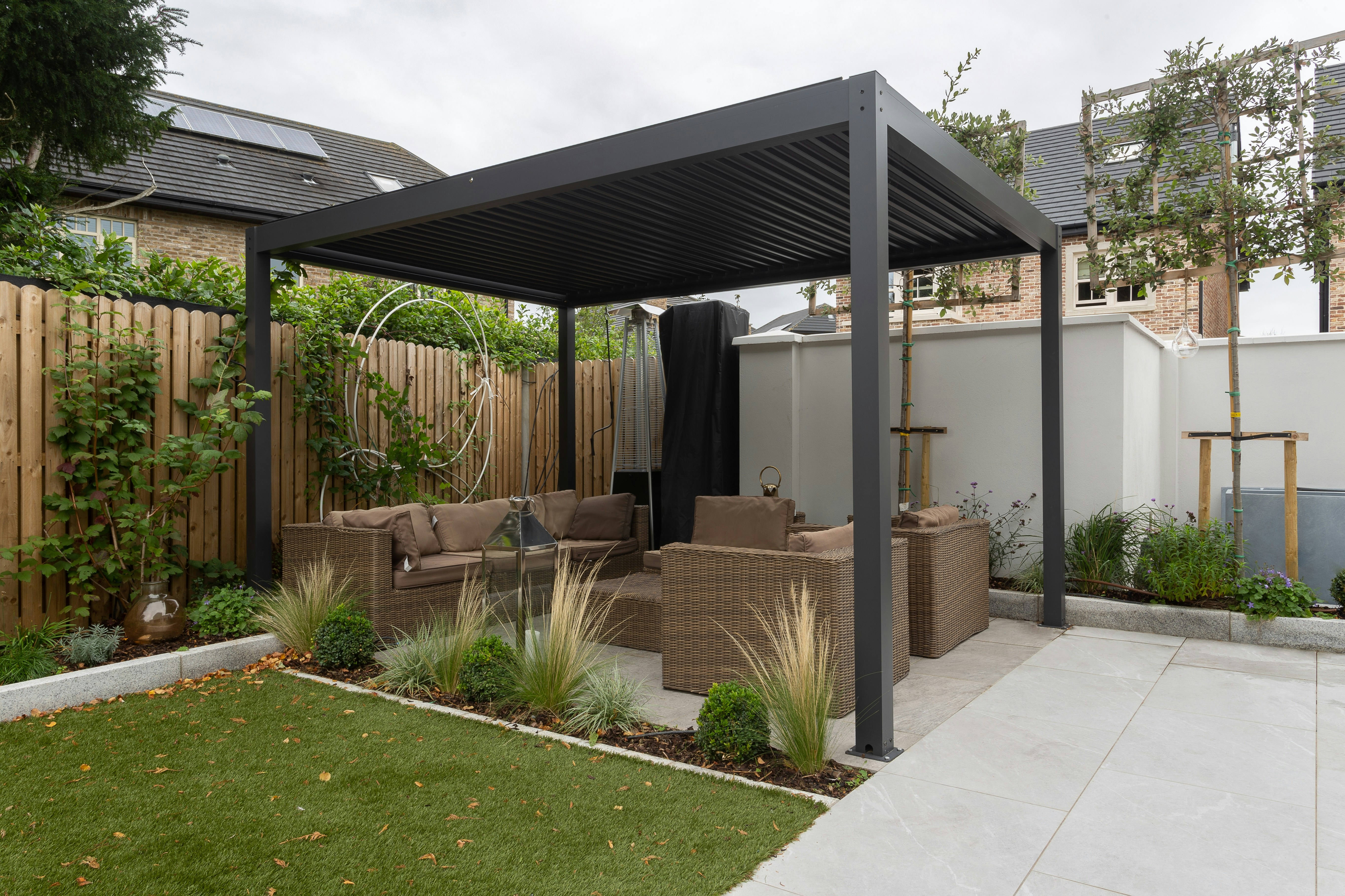 PERGOLA & BIOCLIMATIC LOUVERED ROOF SYSTEM