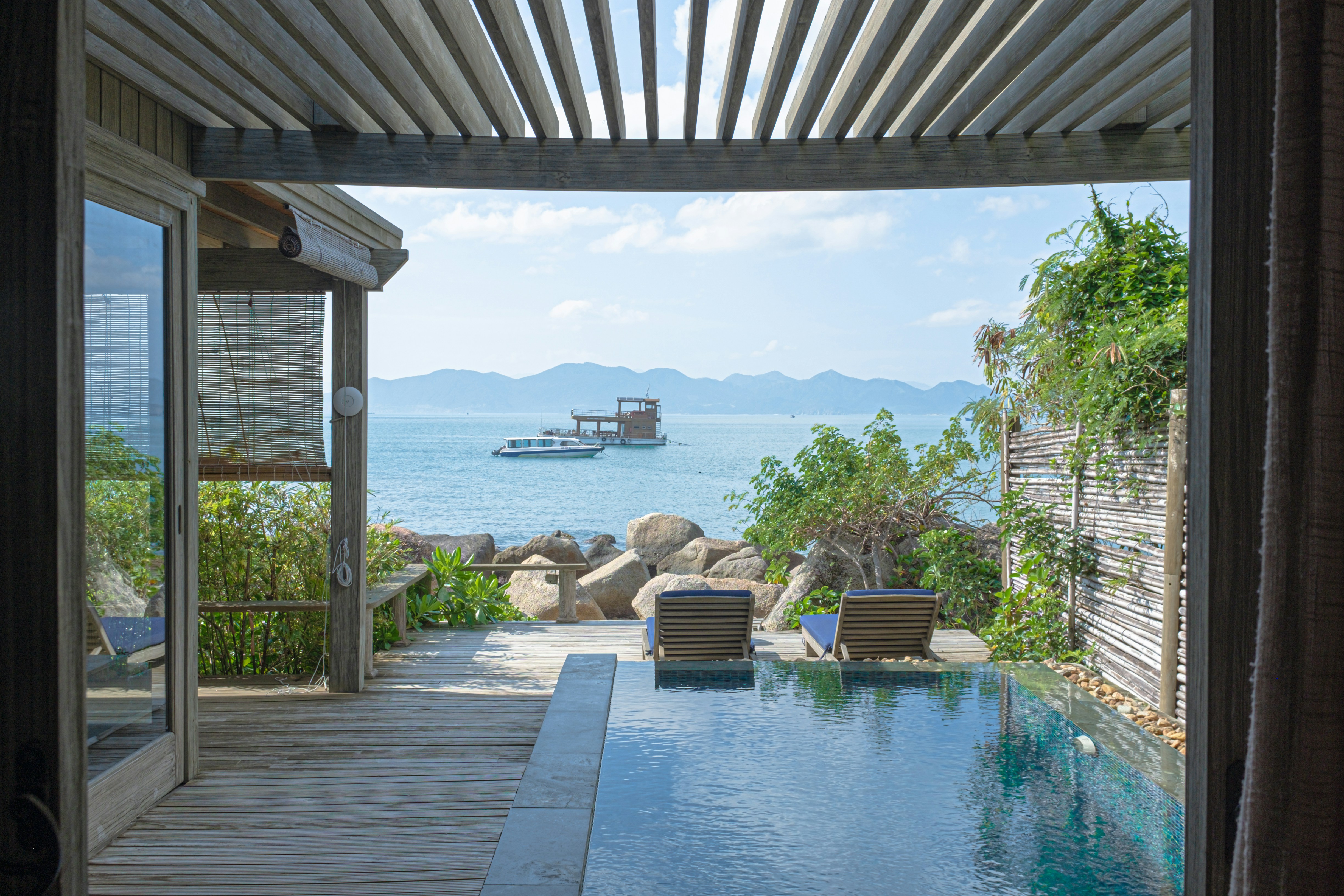 PERGOLA & BIOCLIMATIC LOUVERED ROOF SYSTEM project 3